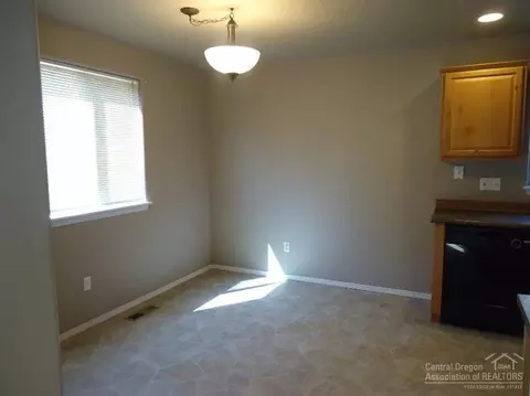 16481 Riley Dr, La Pine, OR 97739 photo 8