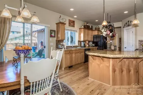 20356 Aberdeen Dr, Bend, OR 97702 photo 8