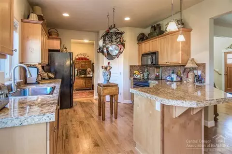 20356 Aberdeen Dr, Bend, OR 97702 photo 11