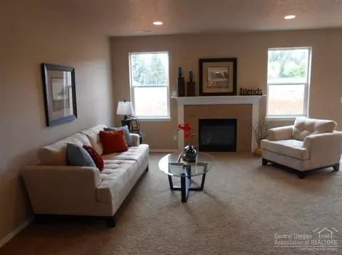 21126 Darnel Ave, Bend, OR 97702 photo 5