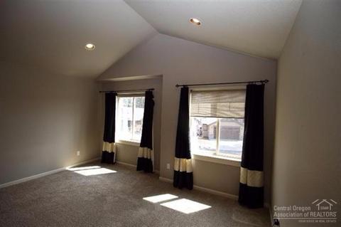 60255 Addie Triplett Loop, Bend, OR 97702 photo 8