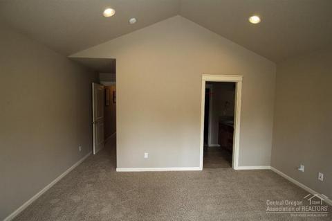 60255 Addie Triplett Loop, Bend, OR 97702 photo 9