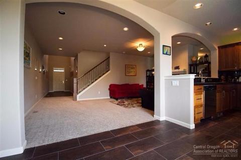 60255 Addie Triplett Loop, Bend, OR 97702 photo 4