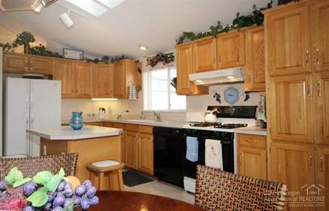 2464 NE Iris Way, Bend, OR 97701 photo 5