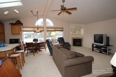2464 NE Iris Way, Bend, OR 97701 photo 9