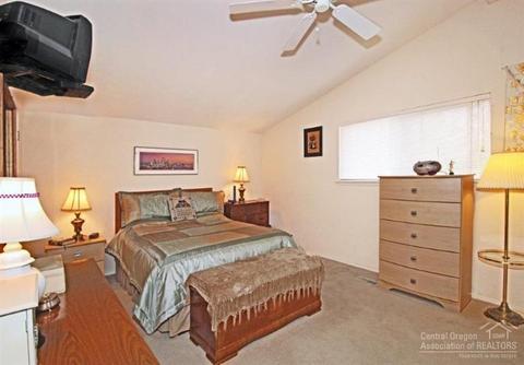 2464 NE Iris Way, Bend, OR 97701 photo 11