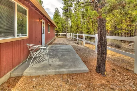 52568 Drafter Rd, La Pine, OR 97739 photo 3