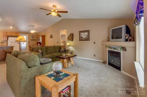 52568 Drafter Rd, La Pine, OR 97739 photo 4