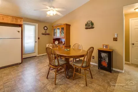 52568 Drafter Rd, La Pine, OR 97739 photo 9