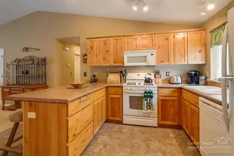 52568 Drafter Rd, La Pine, OR 97739 photo 8