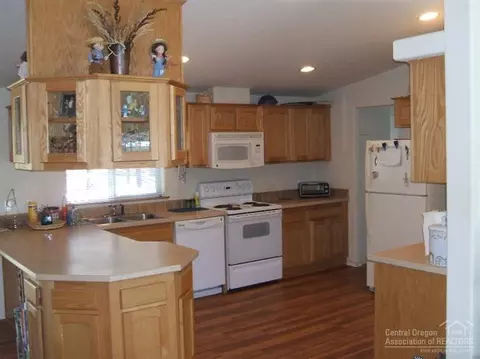 52724 Elm Dr, La Pine, OR 97739 photo 12
