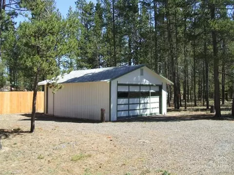 52724 Elm Dr, La Pine, OR 97739 photo 4