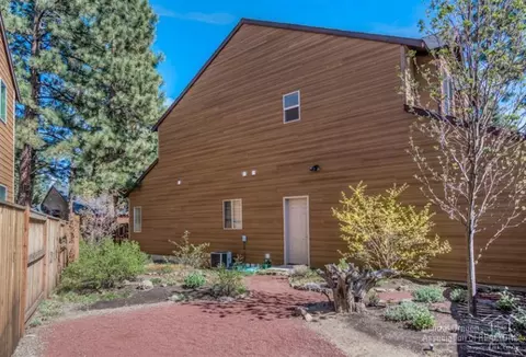 61114 Halley St, Bend, OR 97702 photo 2