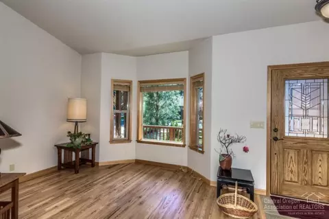 61114 Halley St, Bend, OR 97702 photo 3
