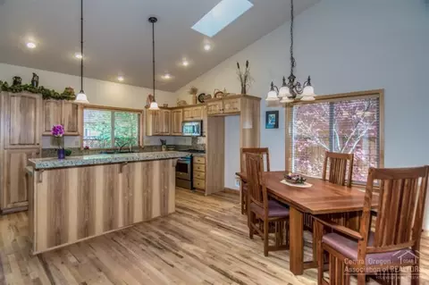 61114 Halley St, Bend, OR 97702 photo 5