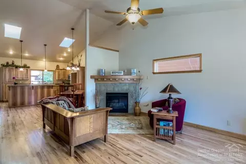 61114 Halley St, Bend, OR 97702 photo 4