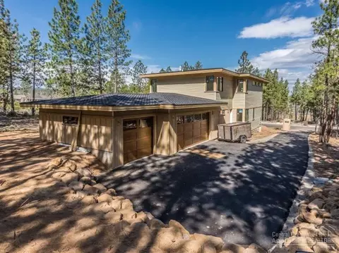 61422 Meeks Trl, Bend, OR 97702 photo 2