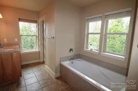 2051 NW Talapus Ct, Bend, OR 97701 photo 15