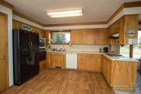 23220 Highway 20, Bend, OR 97701 photo 10