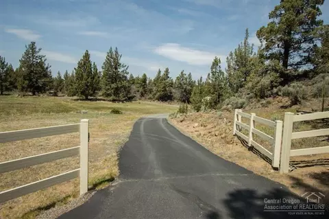 23220 Highway 20, Bend, OR 97701 photo 17