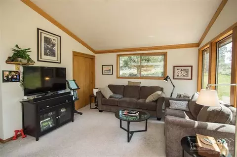 23220 Highway 20, Bend, OR 97701 photo 9
