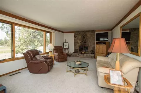 23220 Highway 20, Bend, OR 97701 photo 6