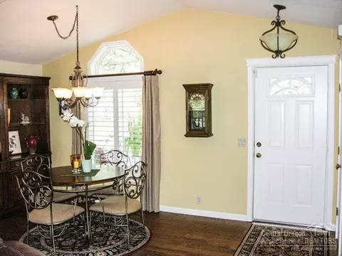 61015 Springcrest Dr, Bend, OR 97702 photo 4