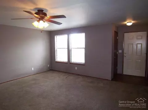 2748 NE Ocker Dr, Bend, OR 97701 photo 3