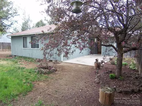 2748 NE Ocker Dr, Bend, OR 97701 photo 10
