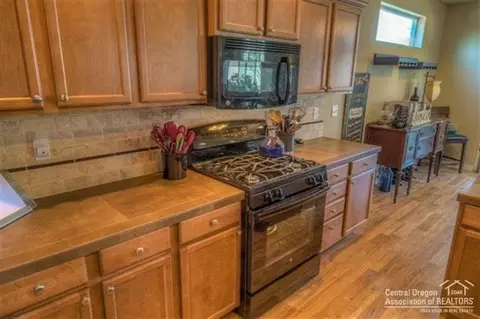 21194 Keyte Rd, Bend, OR 97701 photo 7