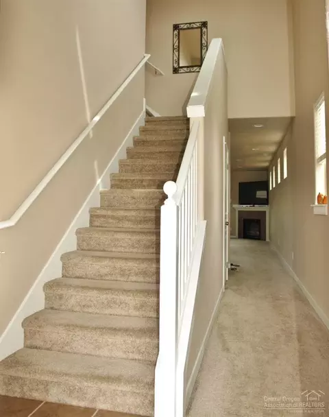 21194 Keyte Rd, Bend, OR 97701 photo 3