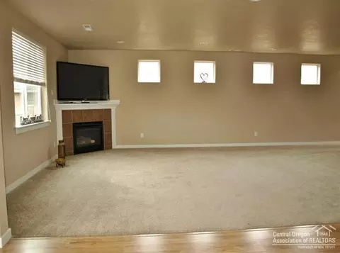 21194 Keyte Rd, Bend, OR 97701 photo 10