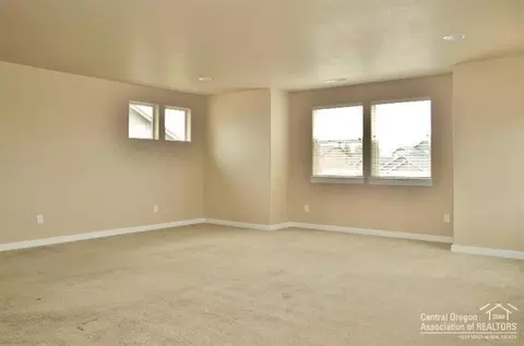 21194 Keyte Rd, Bend, OR 97701 photo 13