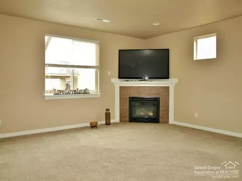 21194 Keyte Rd, Bend, OR 97701 photo 9