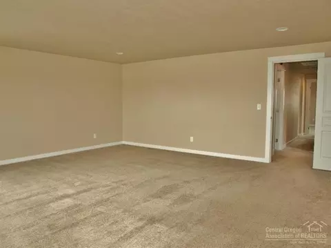 21194 Keyte Rd, Bend, OR 97701 photo 12