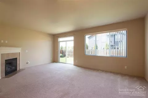 827 NE Locksley Dr, Bend, OR 97701 photo 10