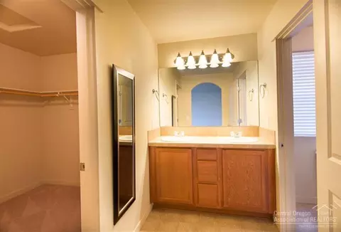 827 NE Locksley Dr, Bend, OR 97701 photo 12