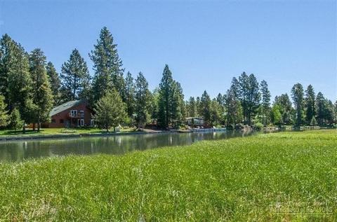 55627 Wagon Master Way, Bend, OR 97707 photo 1