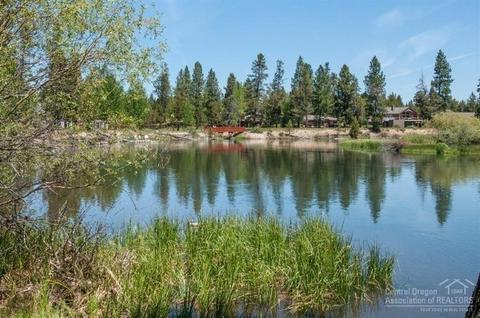 55627 Wagon Master Way, Bend, OR 97707 photo 2