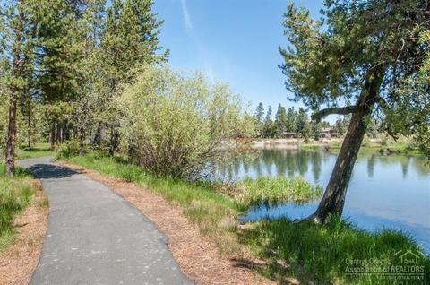 55627 Wagon Master Way, Bend, OR 97707 photo 3