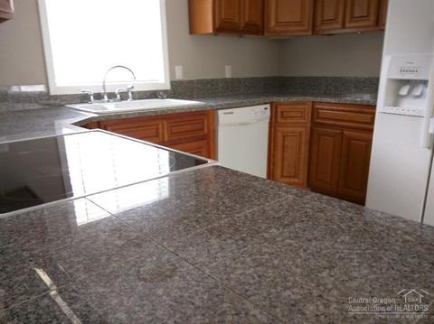 16421 Sprague Loop, La Pine, OR 97739 photo 10