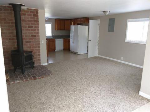 16421 Sprague Loop, La Pine, OR 97739 photo 6