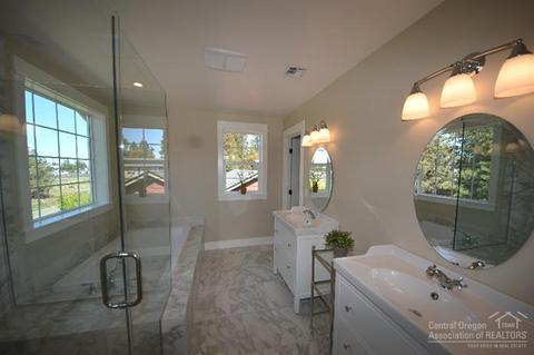 21055 Don St, Bend, OR 97701 photo 18