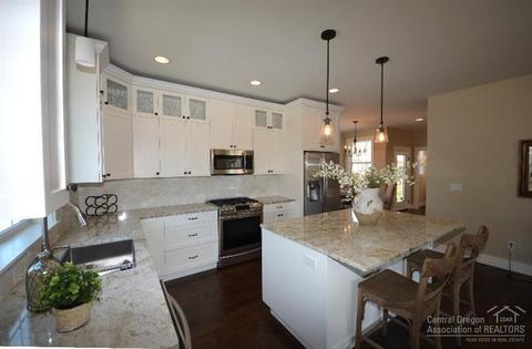21055 Don St, Bend, OR 97701 photo 6