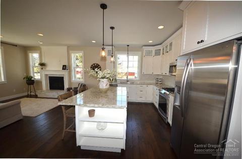 21055 Don St, Bend, OR 97701 photo 8