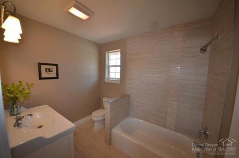 21055 Don St, Bend, OR 97701 photo 20
