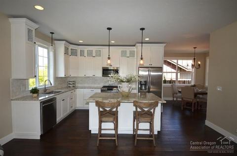 21055 Don St, Bend, OR 97701 photo 9