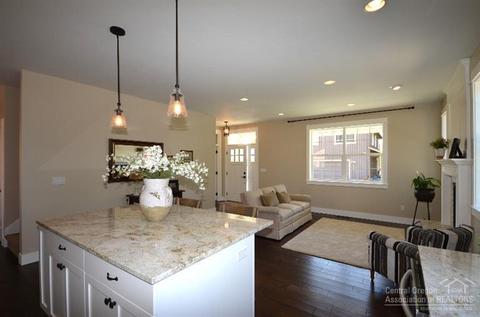 21055 Don St, Bend, OR 97701 photo 10