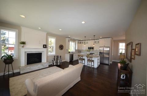 21055 Don St, Bend, OR 97701 photo 2