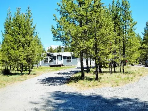 53067 Loop Dr, La Pine, OR 97739 photo 3